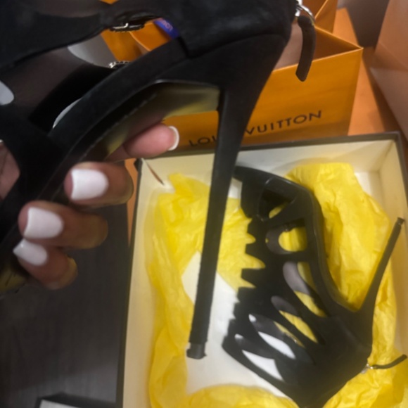 Giuseppe Zanotti - Picture 4 of 5